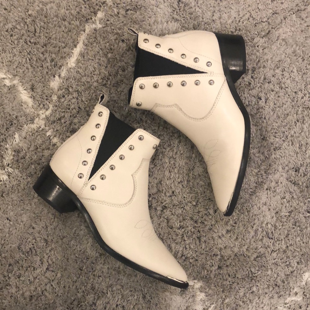 Marc Fisher White yente boots with stud